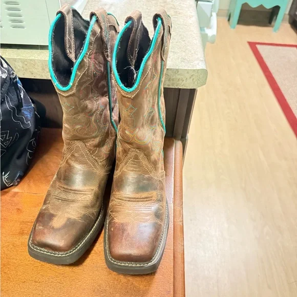 Justin Boots Brown and Teal Heeled Boots - Picture 3 of 3